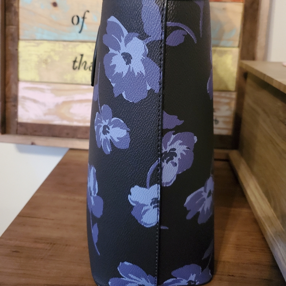 Kate Spade Black Tote with Floral Print -- Great Condition Preloved. - Picture 4 of 7